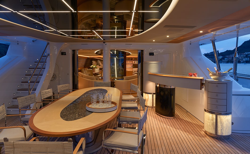 YACHT SEVEN 11